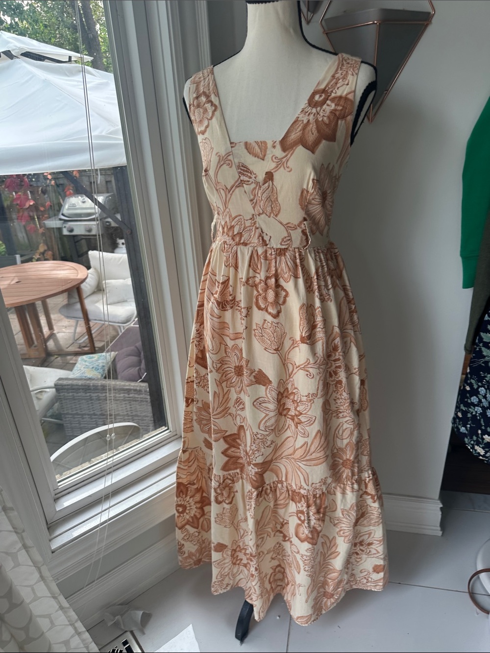 MANGO Floral Tiered V-Neck Maxi Dress 100% Cotton Cream Tan Brown Size 4 Small